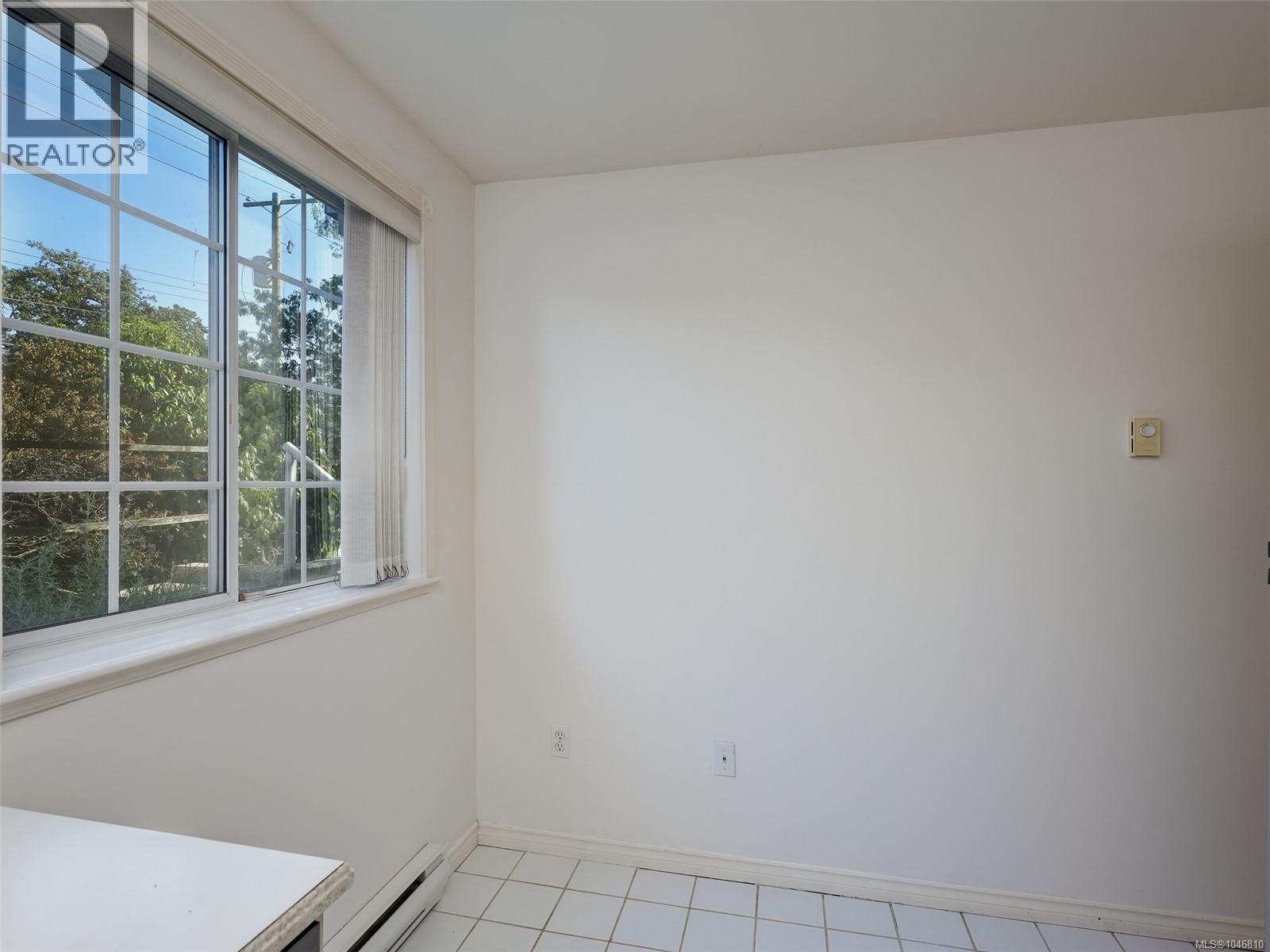 109 1371 Hillside Ave, Victoria, British Columbia  V8T 2B3 - Photo 12 - 1046810
