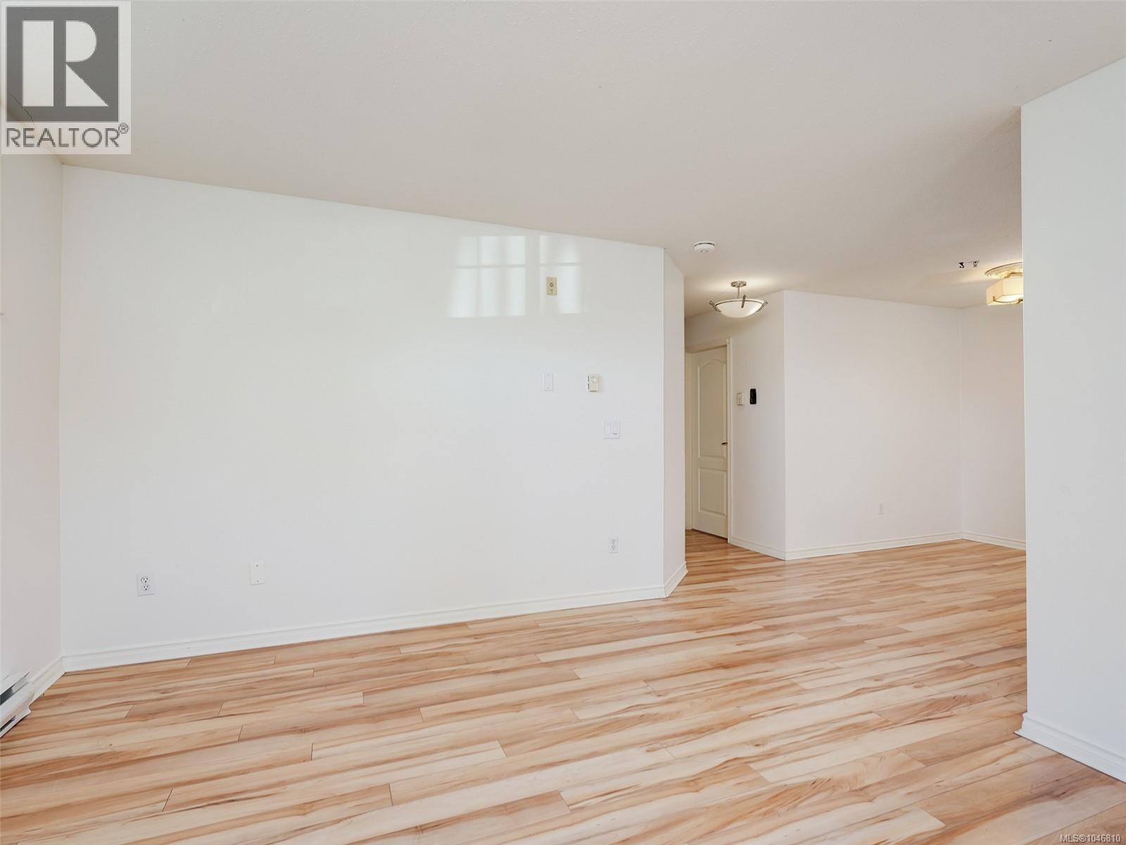 109 1371 Hillside Ave, Victoria, British Columbia  V8T 2B3 - Photo 5 - 1046810