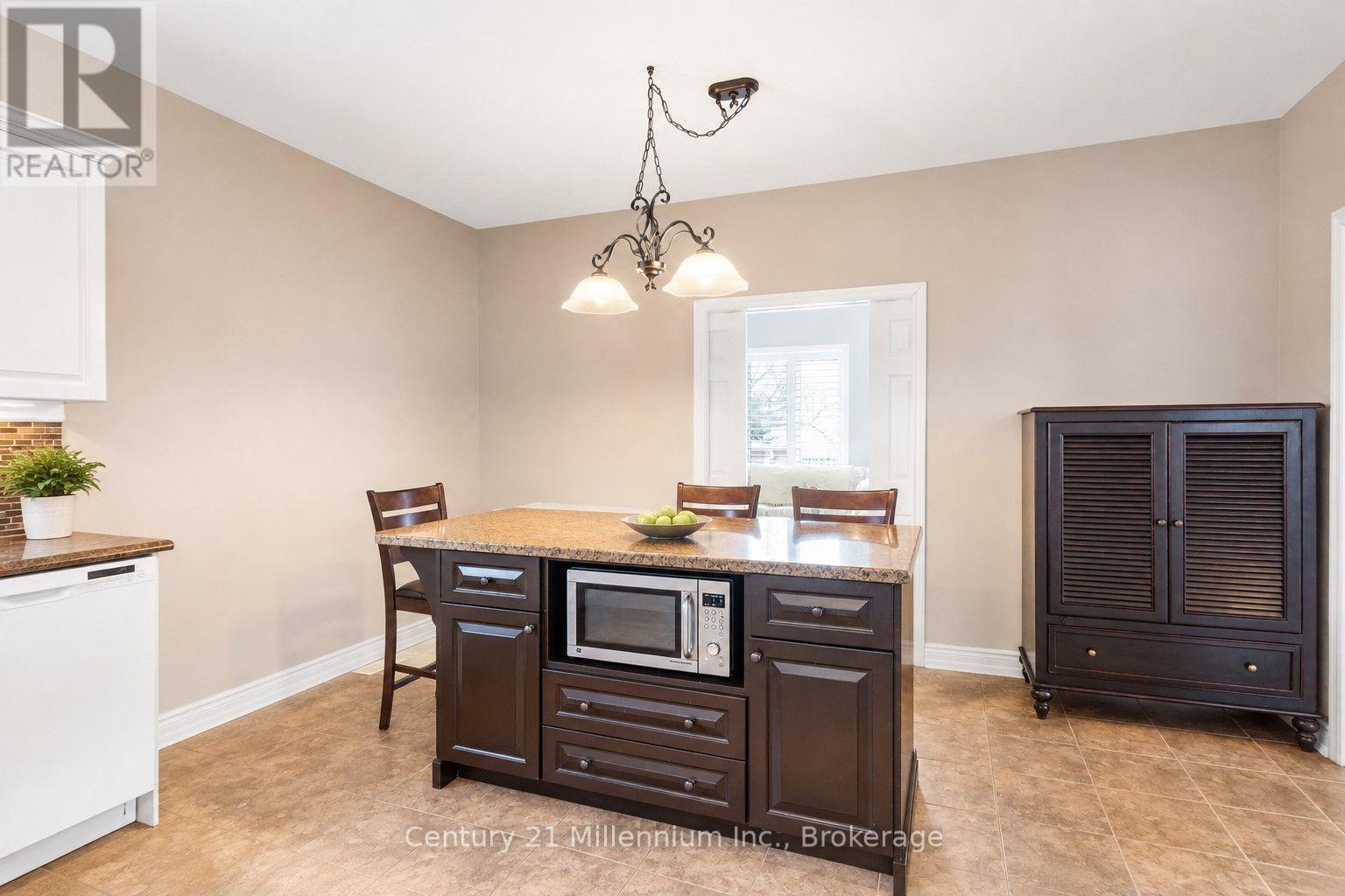 9 Hill Street, Collingwood, Ontario  L9Y 0A7 - Photo 7 - S13528202