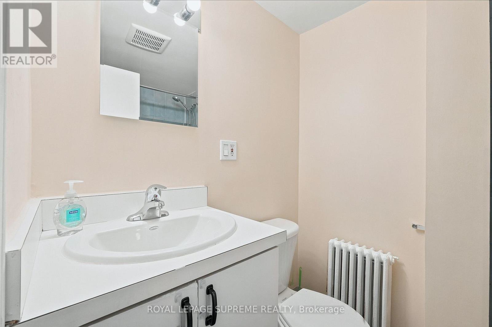 Bsmt - 56 Dynevor Road, Toronto, Ontario M6E 3X1 - Photo 11 - W13671104