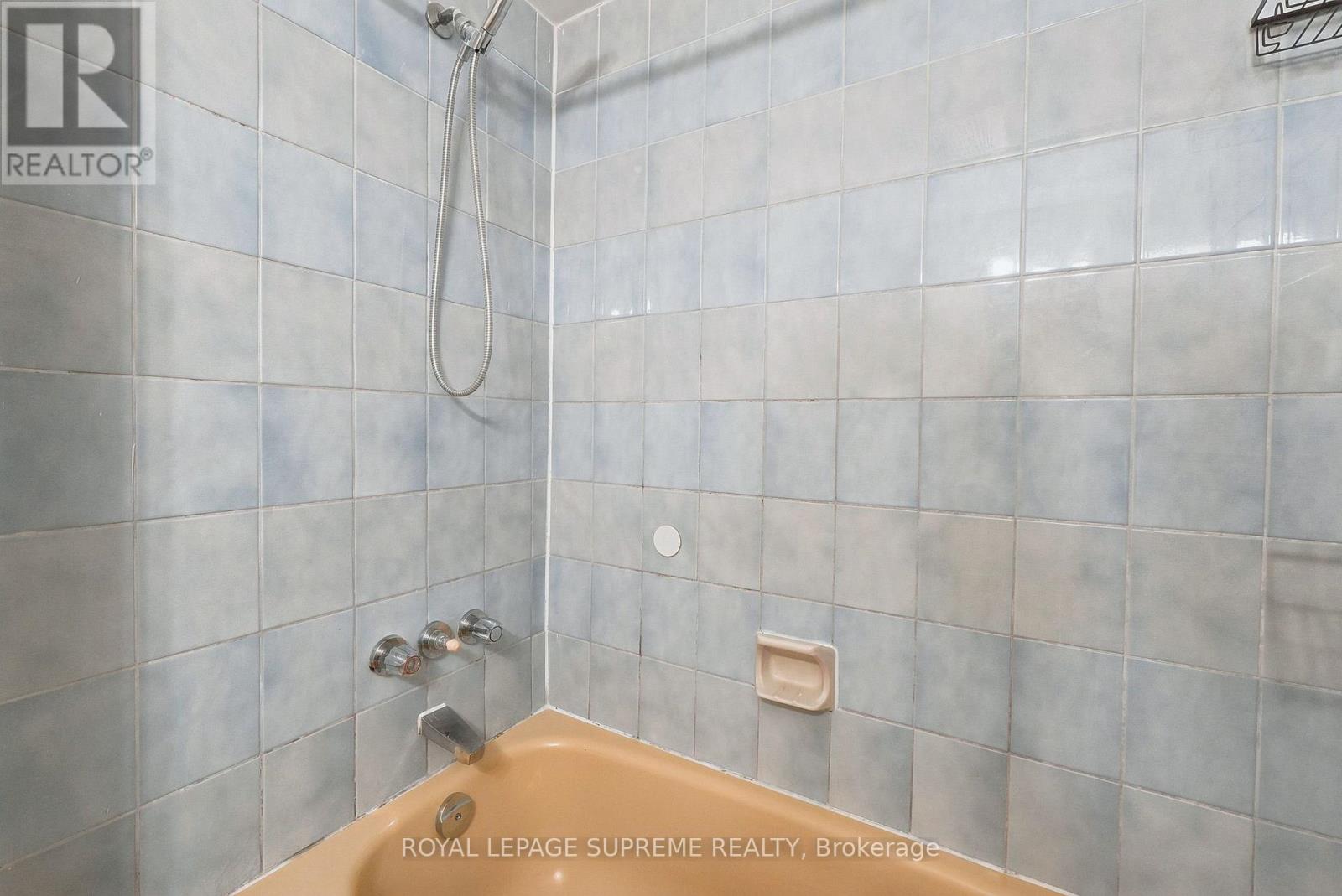 Bsmt - 56 Dynevor Road, Toronto, Ontario M6E 3X1 - Photo 12 - W13671104