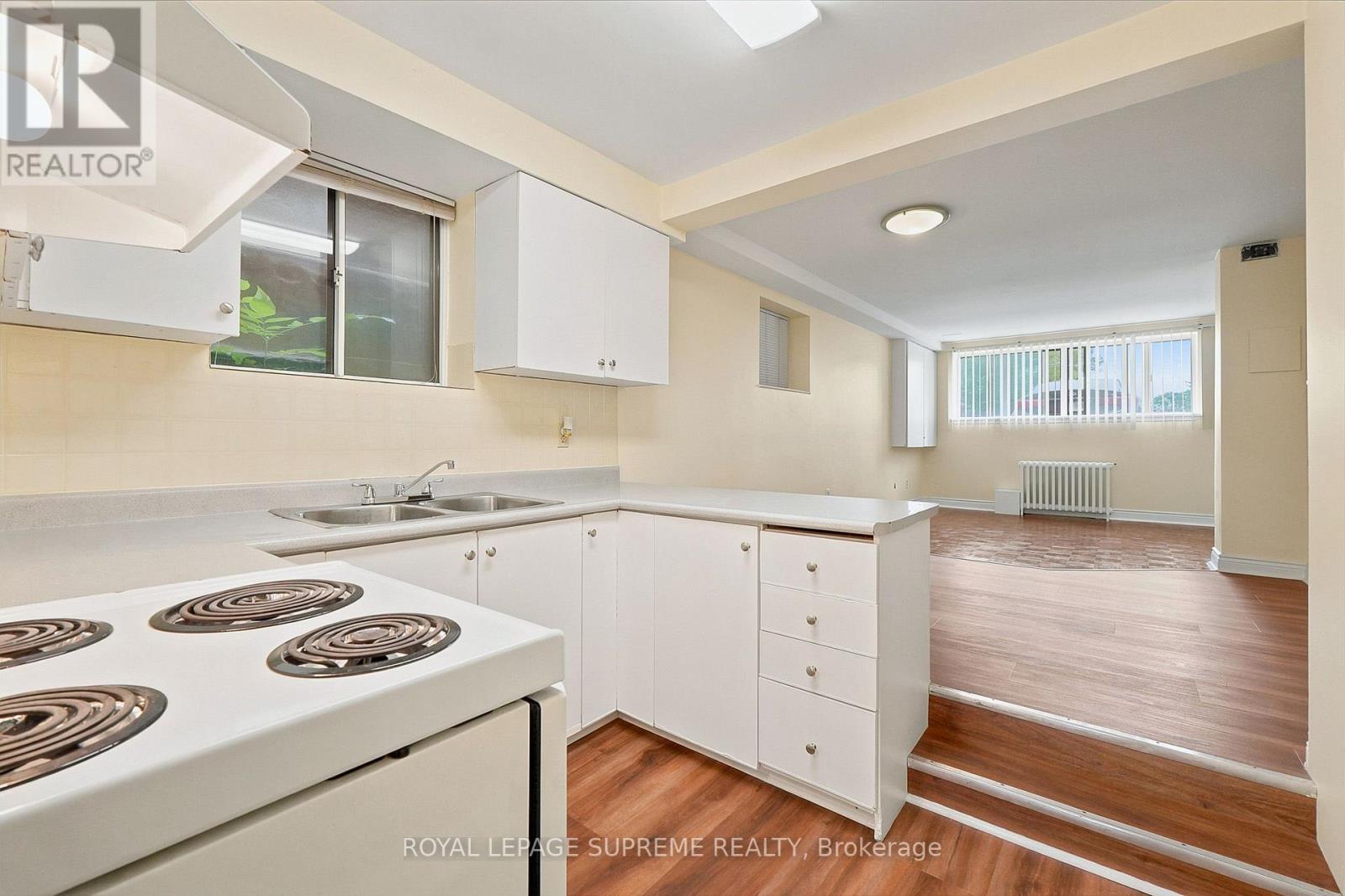 Bsmt - 56 Dynevor Road, Toronto, Ontario M6E 3X1 - Photo 7 - W13671104