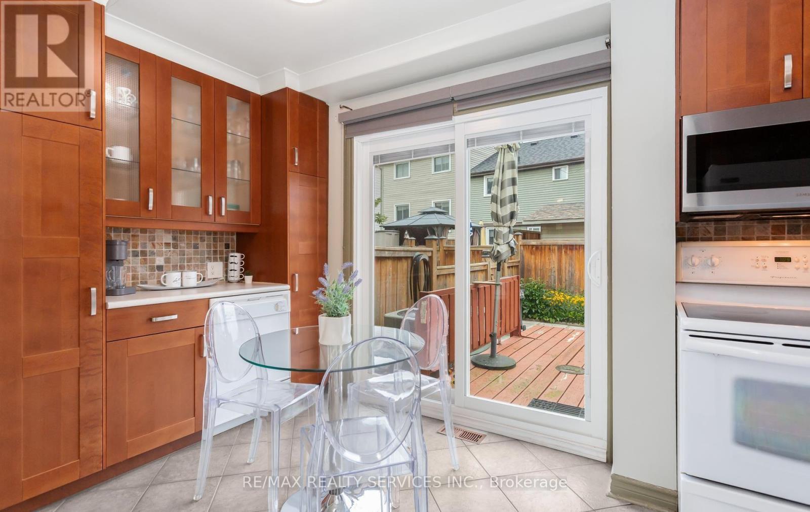 35 Sparklett Crescent, Brampton, Ontario  L6Z 1M7 - Photo 11 - W13671164