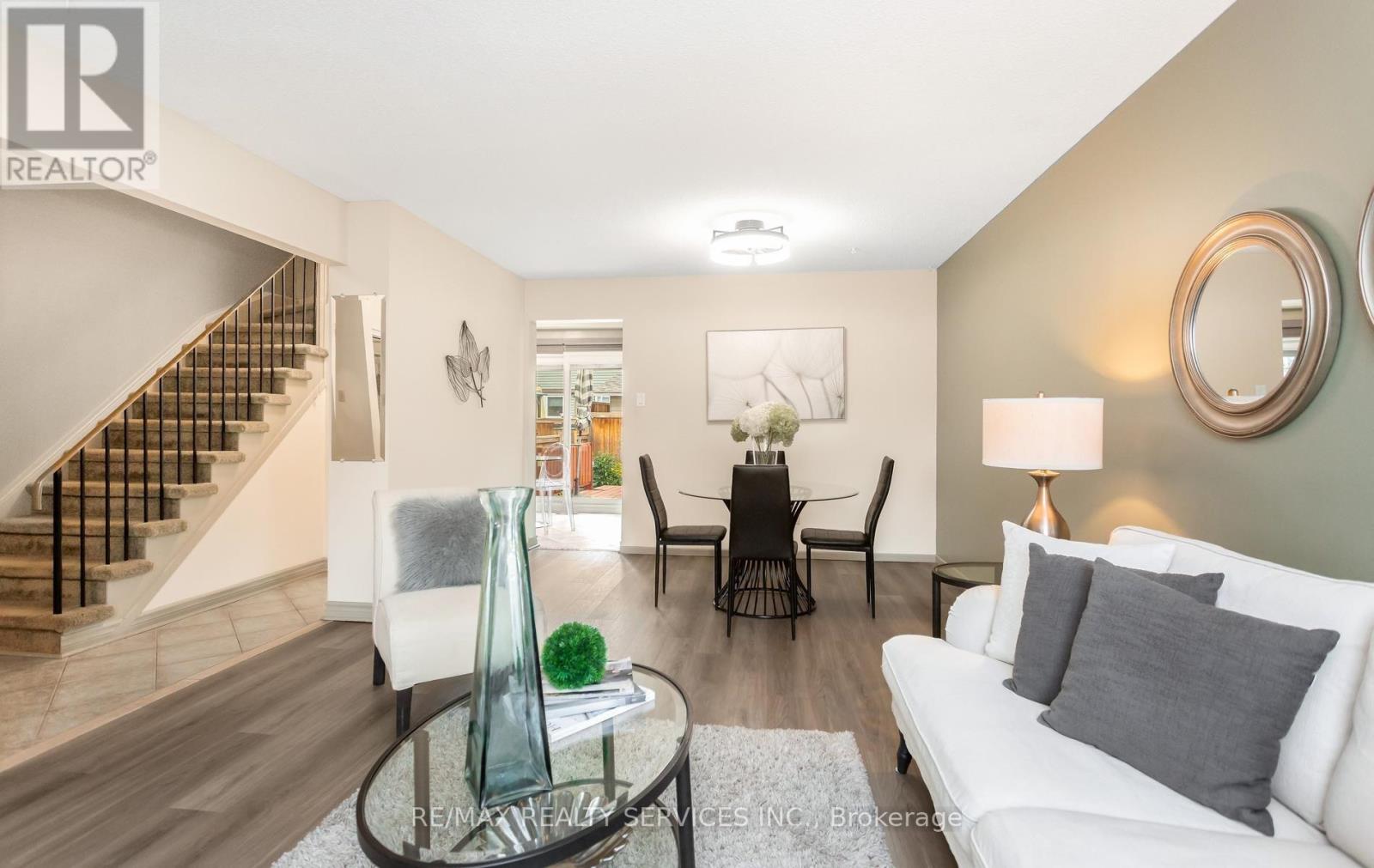 35 Sparklett Crescent, Brampton, Ontario  L6Z 1M7 - Photo 9 - W13671164
