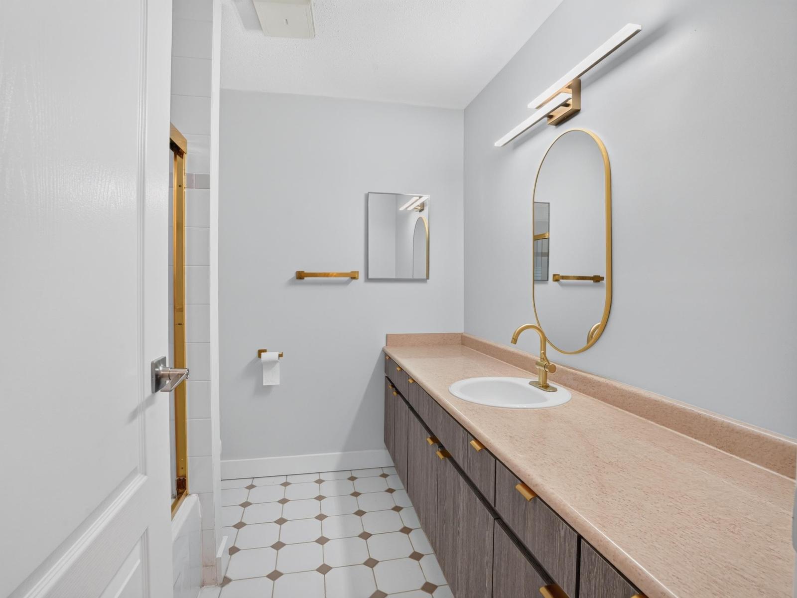 204 15176 Buena Vista Avenue, White Rock, British Columbia  V4B 1Y3 - Photo 22 - R3155457