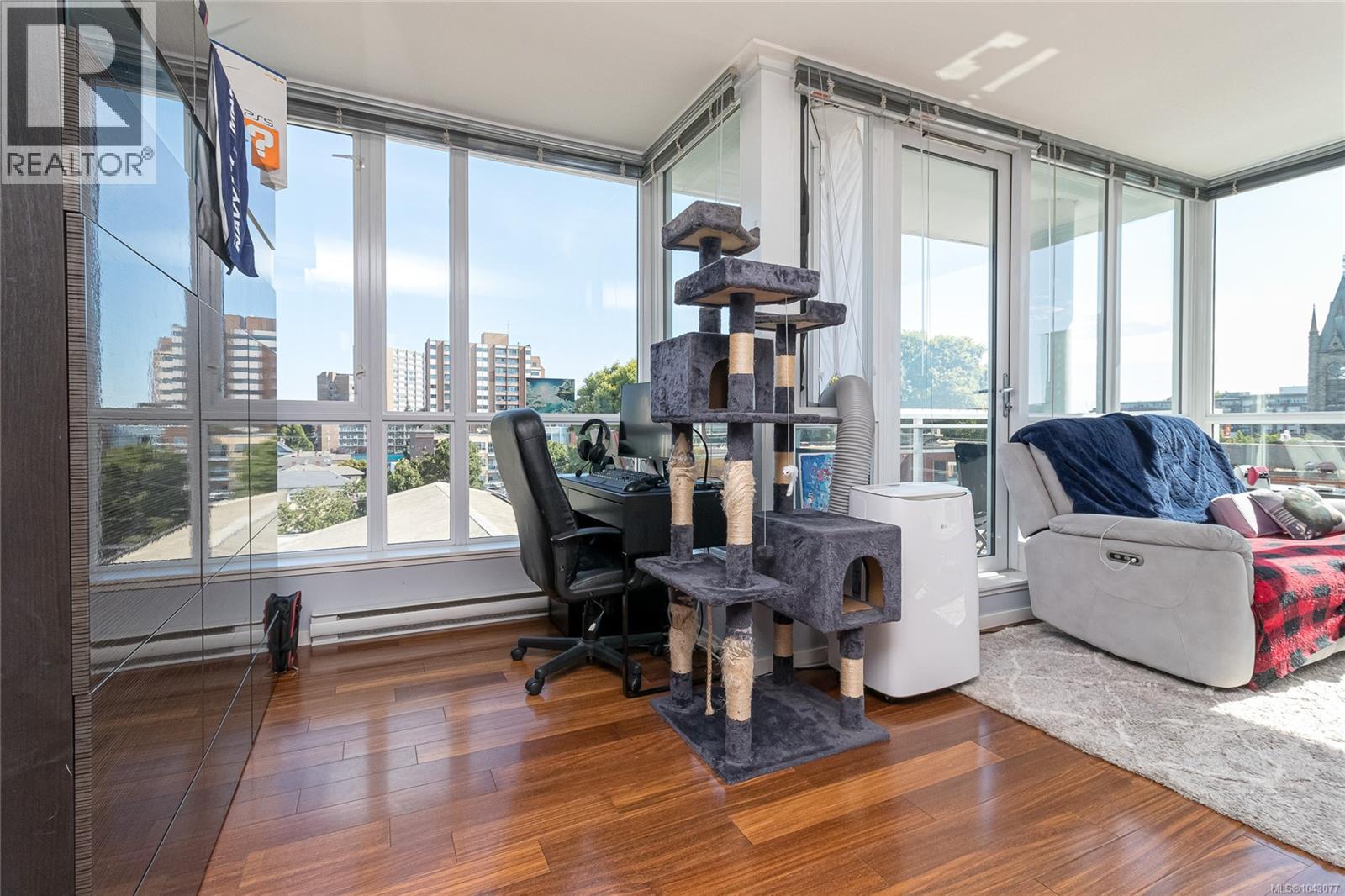 607 834 Johnson St, Victoria, British Columbia  V8W 1N3 - Photo 5 - 1043077