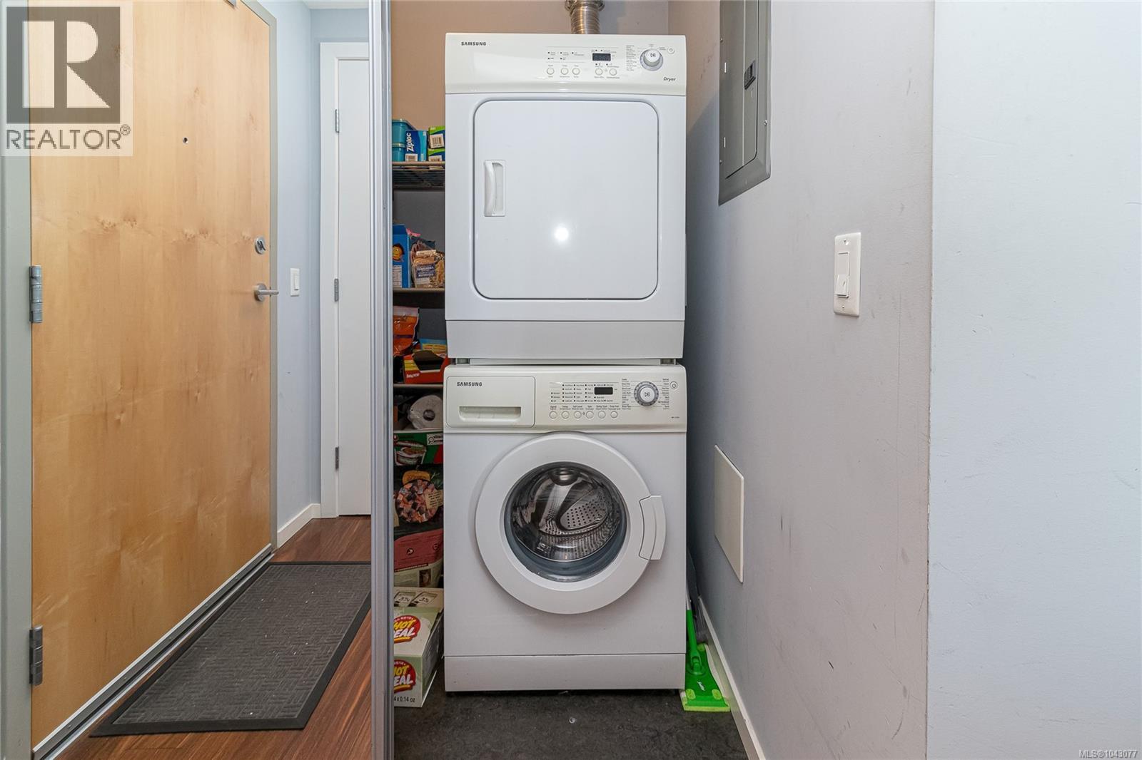 607 834 Johnson St, Victoria, British Columbia  V8W 1N3 - Photo 17 - 1043077