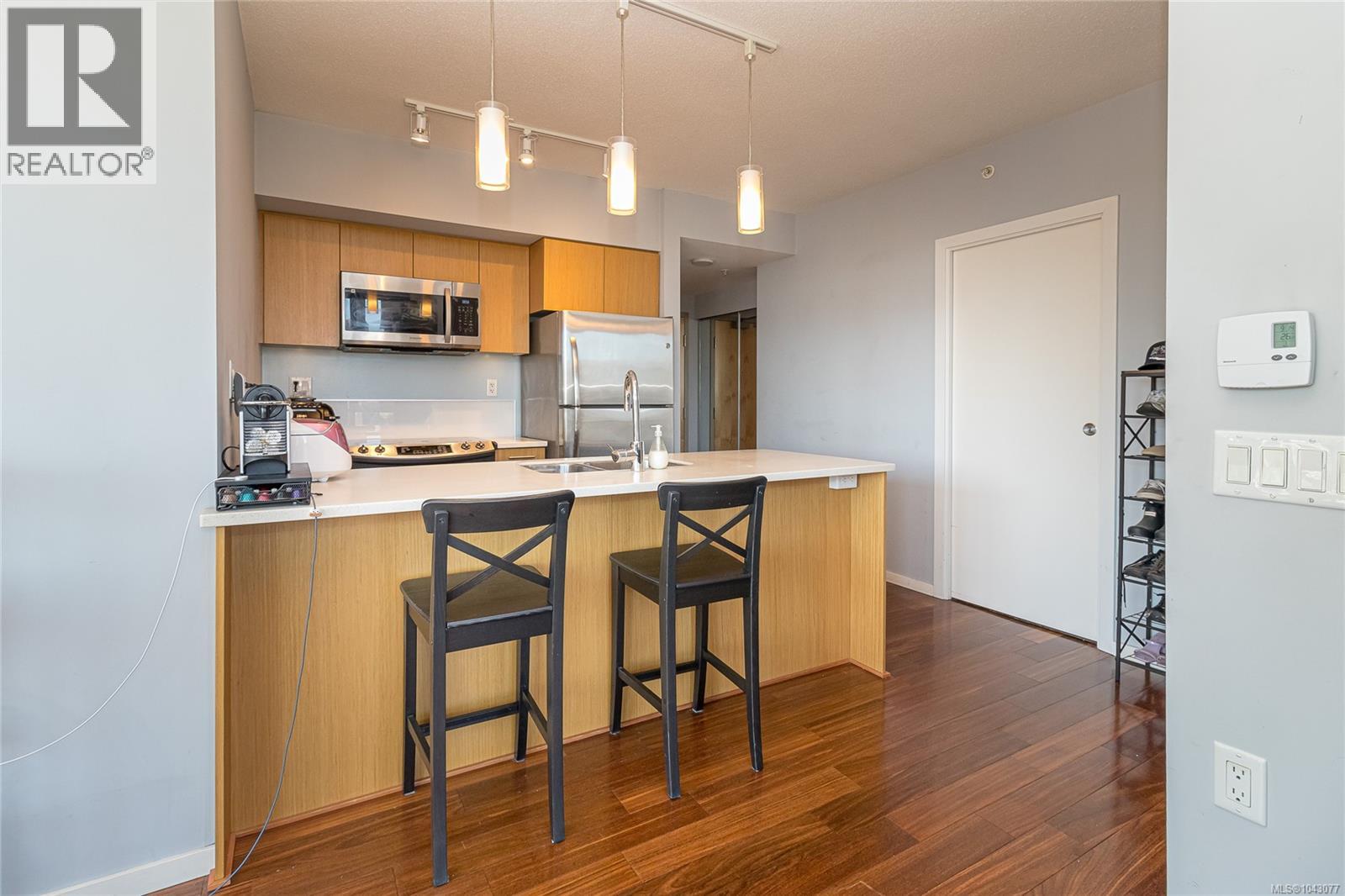 607 834 Johnson St, Victoria, British Columbia  V8W 1N3 - Photo 10 - 1043077