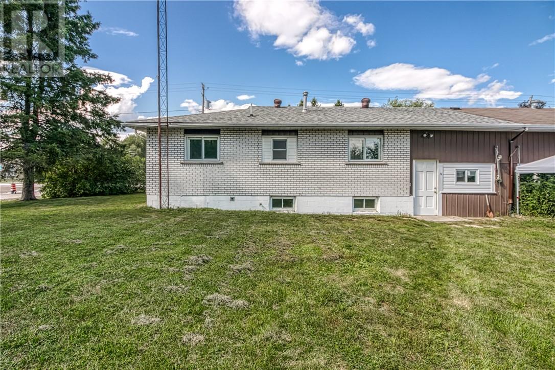 41 King Street E, St. Charles, Ontario  P0M 2W0 - Photo 4 - 2129716