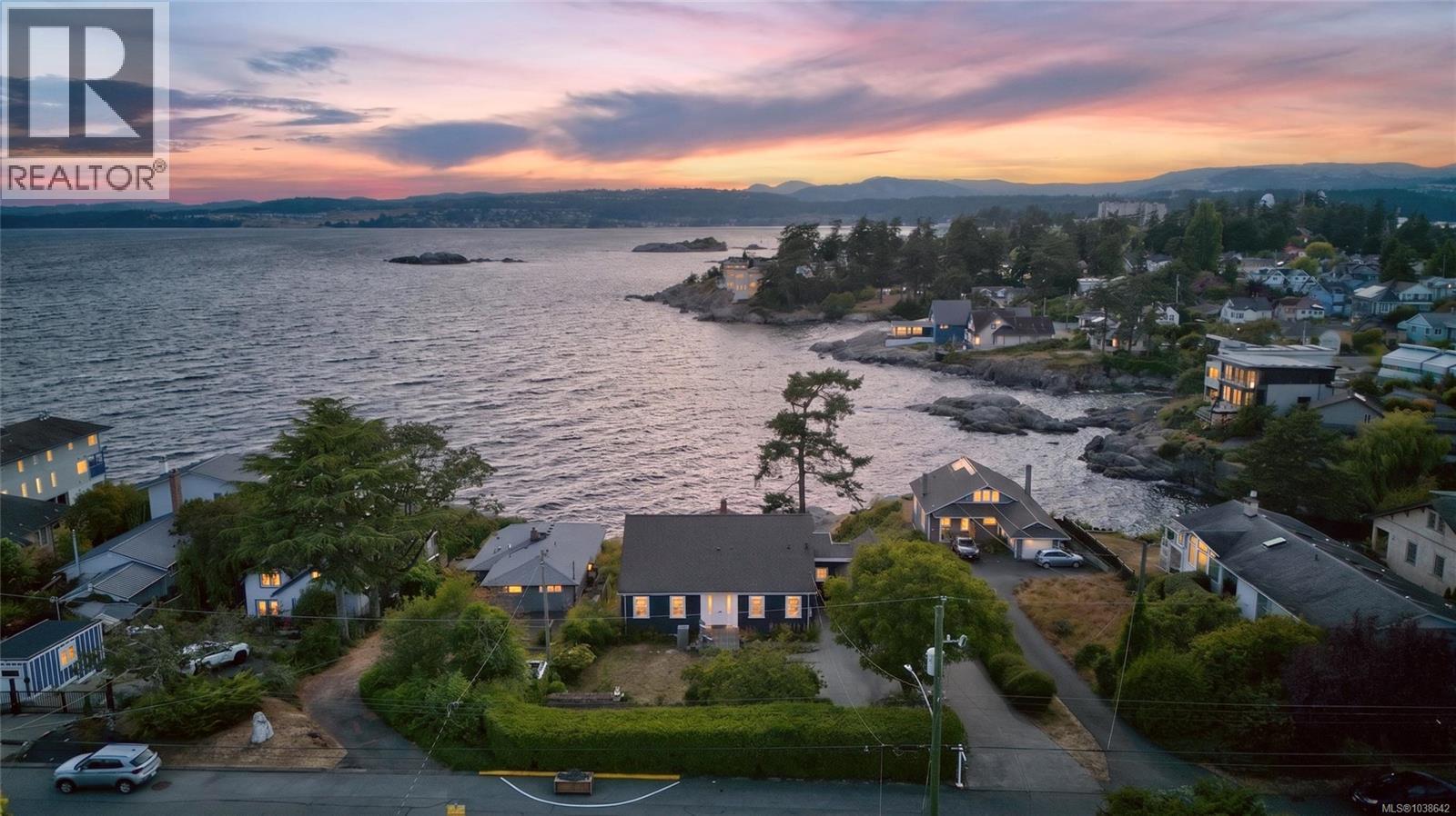 436 Constance Ave, Esquimalt, British Columbia  V9A 6N3 - Photo 1 - 1038642
