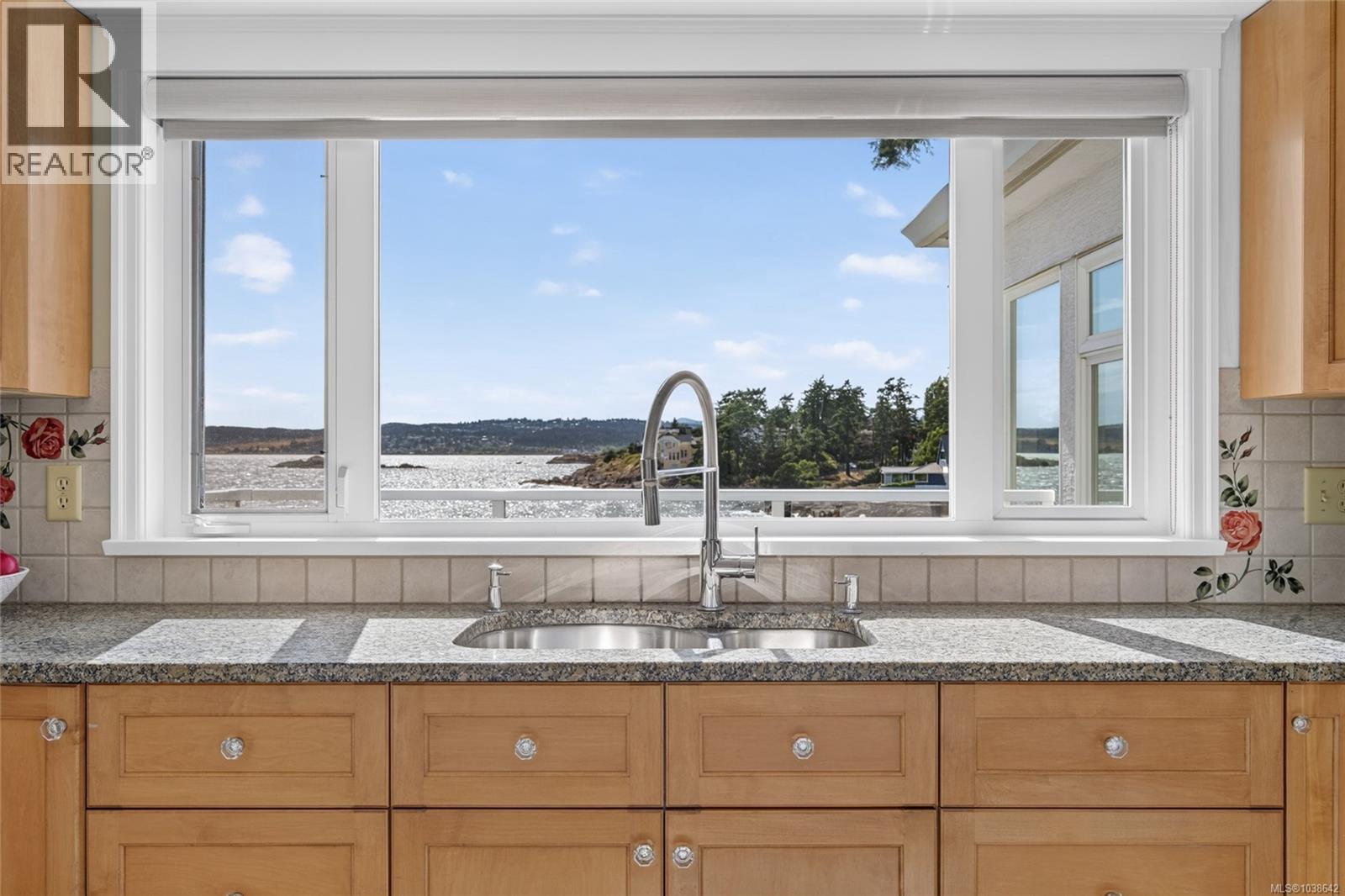 436 Constance Ave, Esquimalt, British Columbia  V9A 6N3 - Photo 15 - 1038642