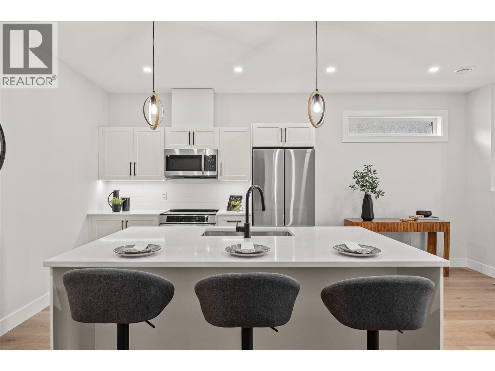 943 Fuller Avenue Unit# 4, Kelowna, British Columbia  V1Y 6X5 - Photo 4 - 10391882