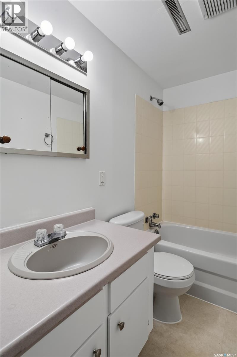 2501 Kelvin Avenue, Saskatoon, Saskatchewan  S7J 0T6 - Photo 18 - SK045427