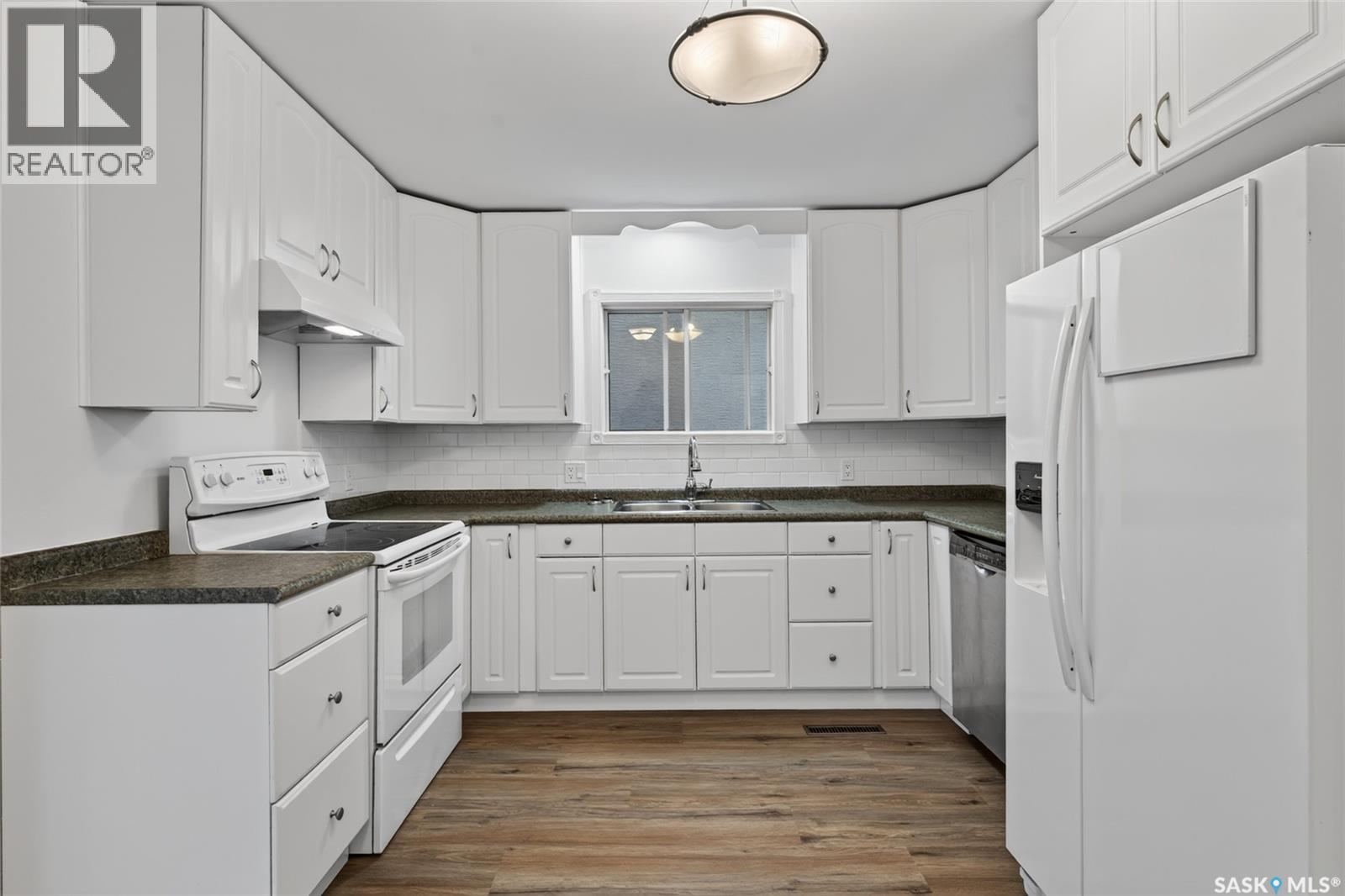 2501 Kelvin Avenue, Saskatoon, Saskatchewan  S7J 0T6 - Photo 5 - SK045427