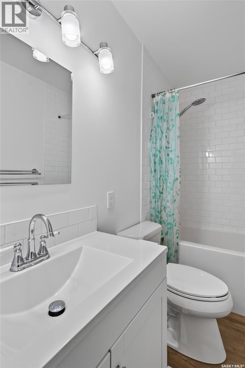 2501 Kelvin Avenue, Saskatoon, Saskatchewan  S7J 0T6 - Photo 8 - SK045427