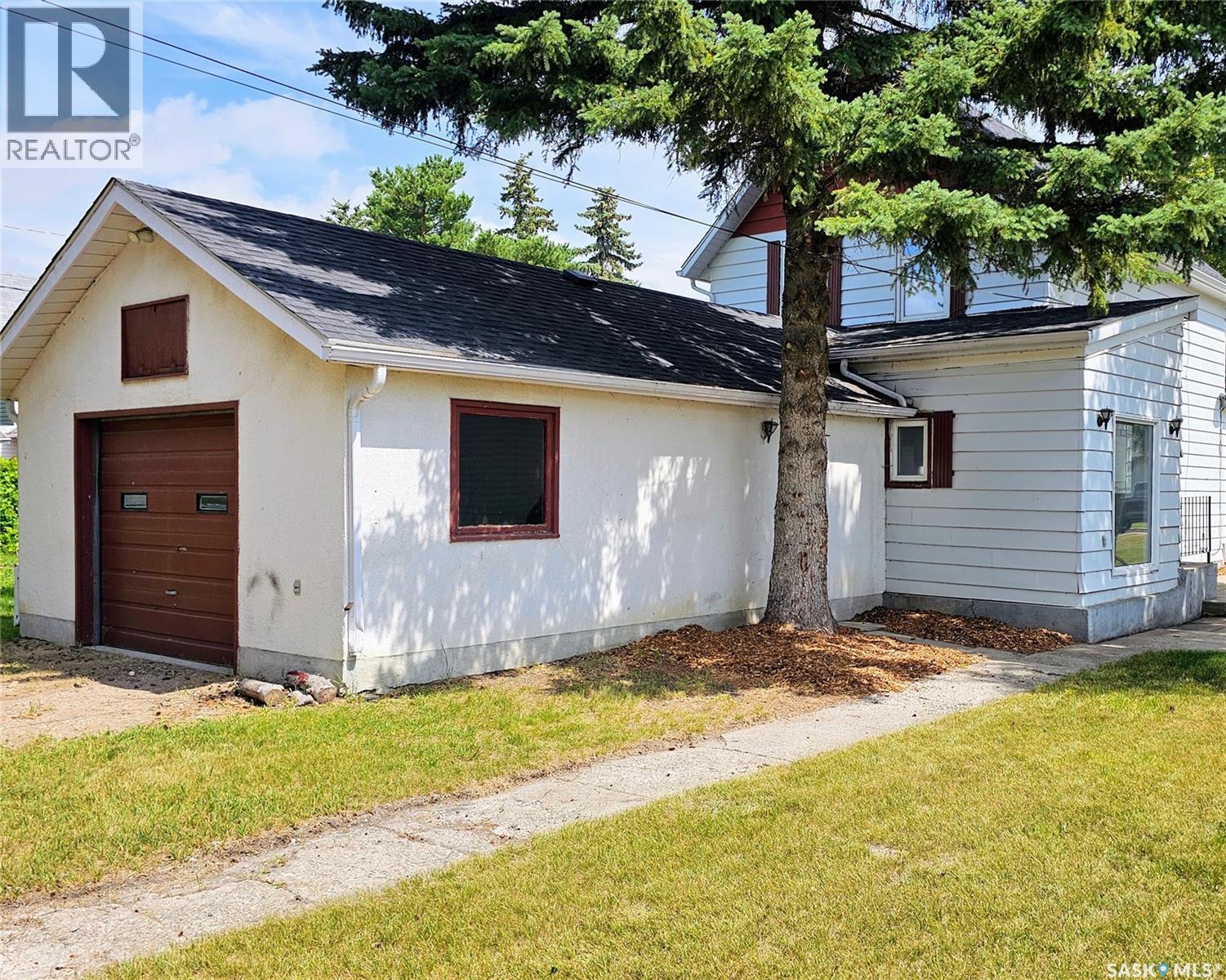 50 Antrim Street, Lanigan, Saskatchewan  S0K 2M0 - Photo 3 - SK045341