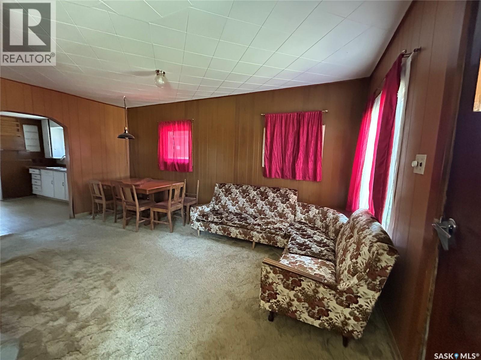 929 Brown Street, Moose Jaw, Saskatchewan  S6H 2Z1 - Photo 2 - SK045180