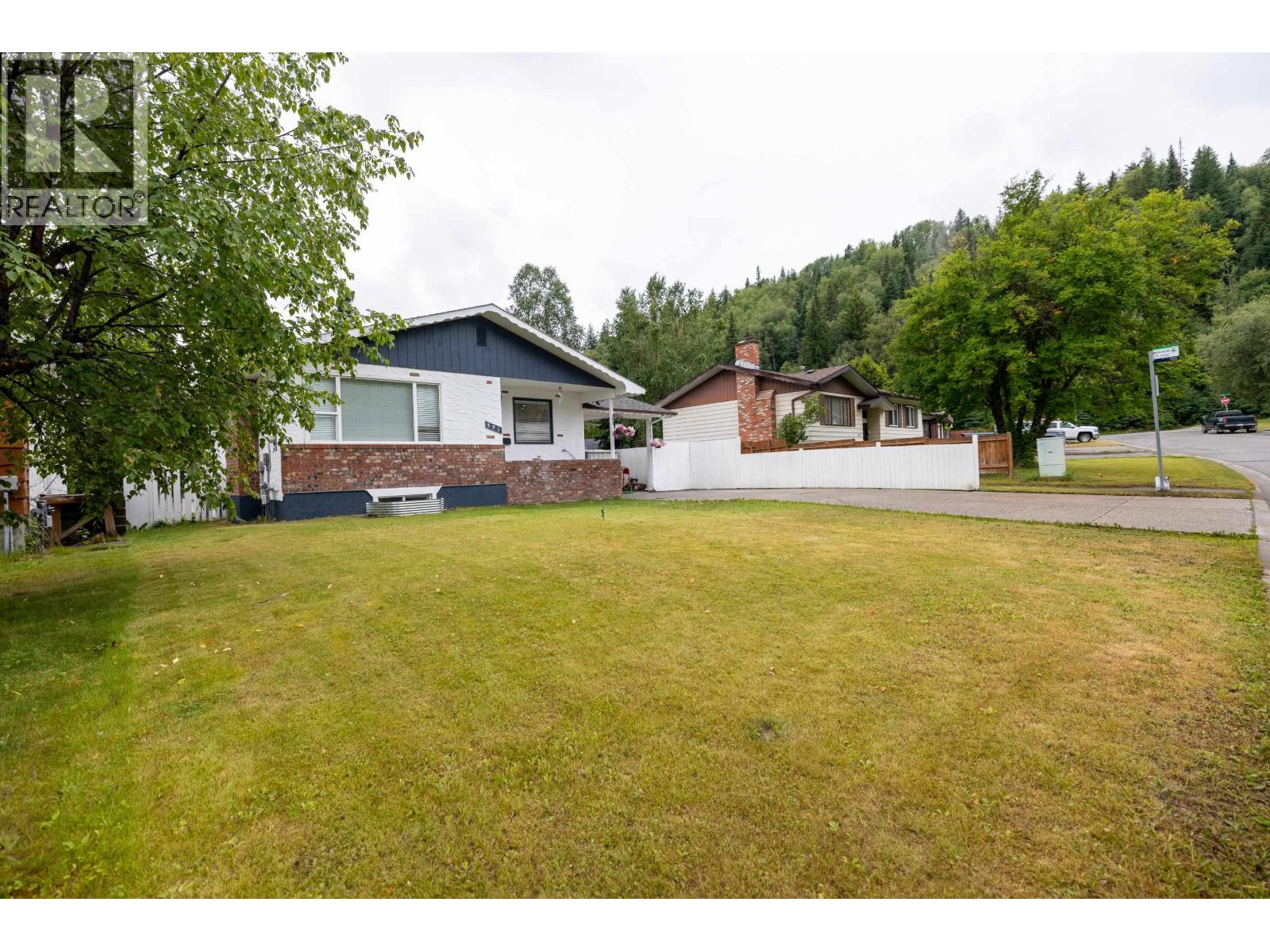 331 Killoren Crescent, Prince George, British Columbia  V2M 6J8 - Photo 2 - R3155465