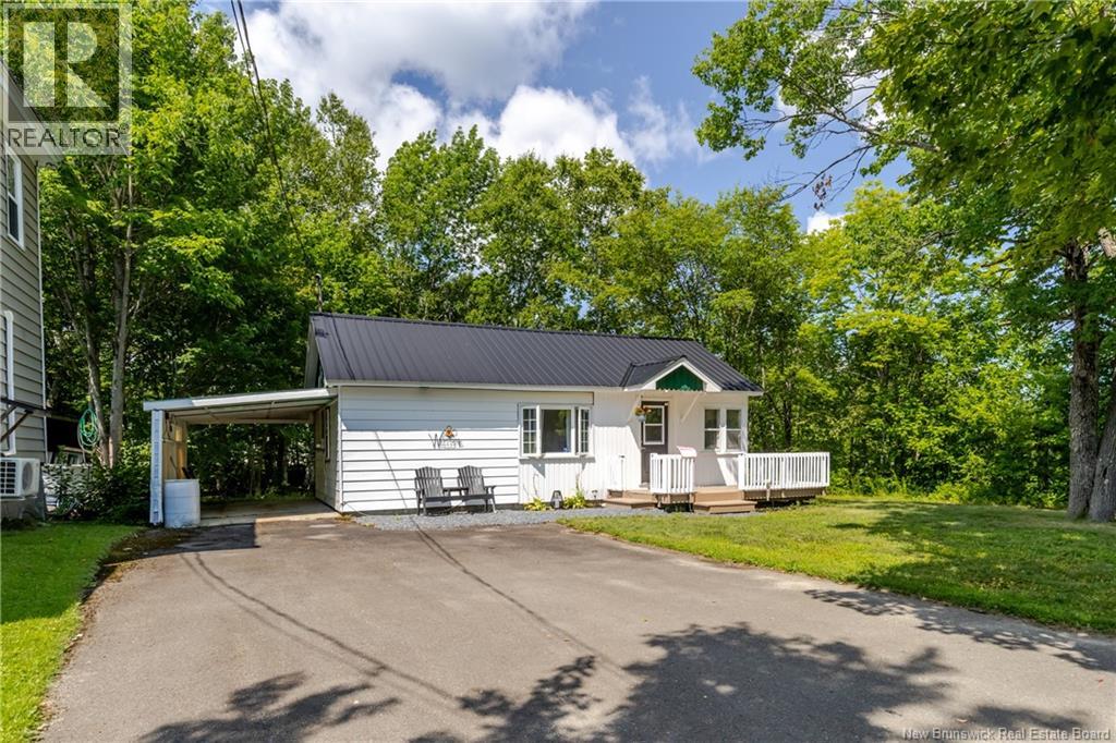 35 First Avenue, Mcadam, New Brunswick  E6J 1S3 - Photo 14 - NB145952