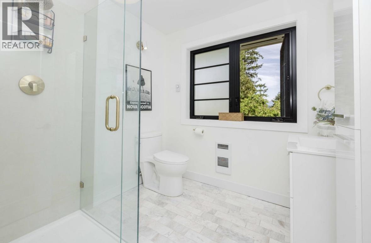 679 Corlett Road, Gibsons, British Columbia  V0N 1V9 - Photo 21 - R3140447