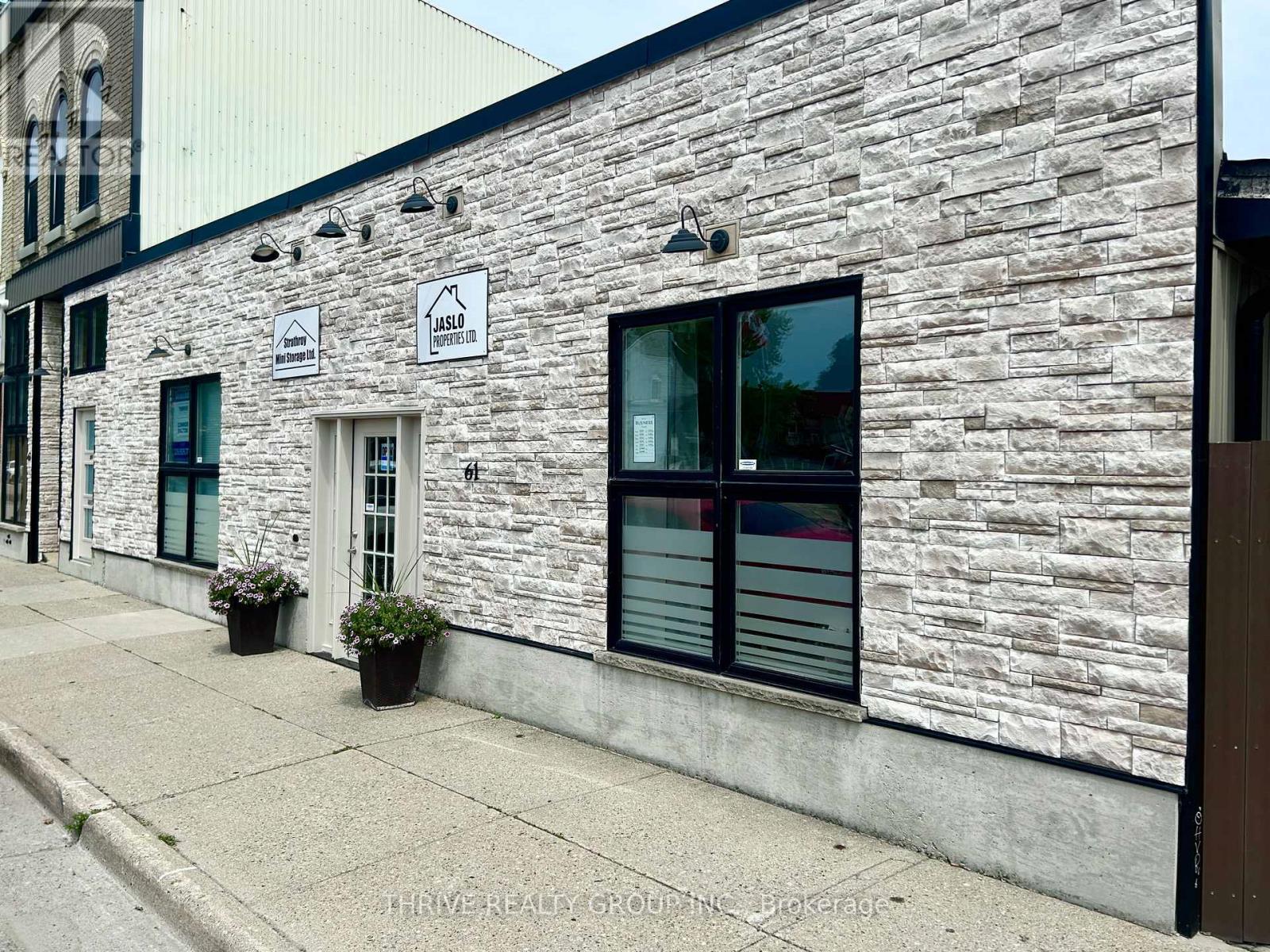 61 Frank Street, Strathroy-Caradoc, Ontario  N7G 2R3 - Photo 2 - X13671304