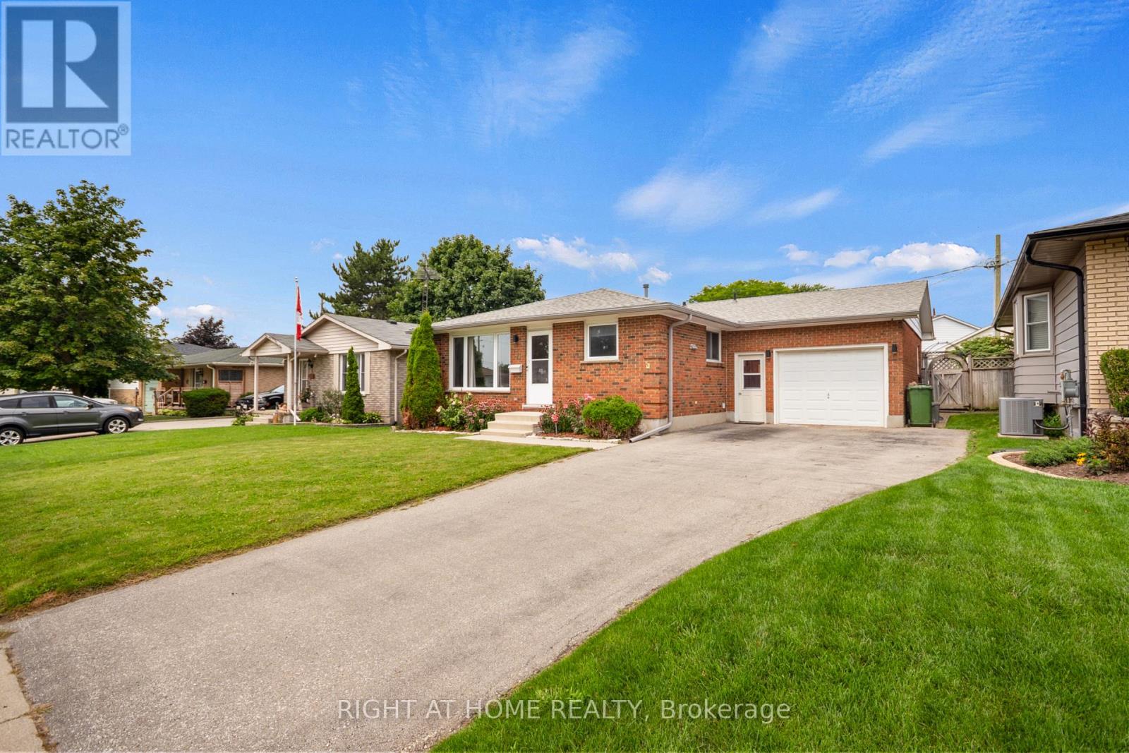 7 Raven Avenue, St. Thomas, Ontario  N5R 5K8 - Photo 1 - X13671316