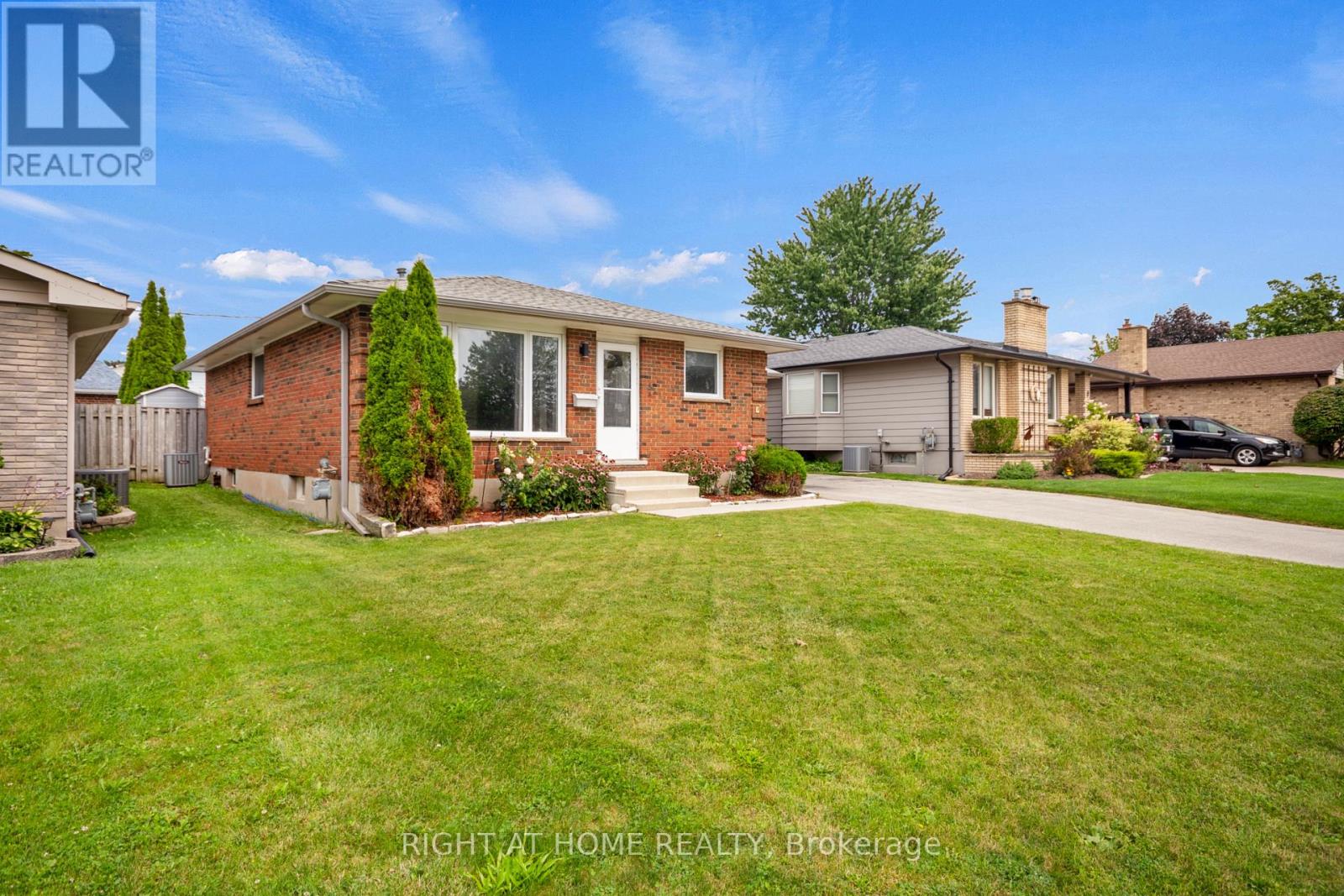 7 Raven Avenue, St. Thomas, Ontario  N5R 5K8 - Photo 3 - X13671316