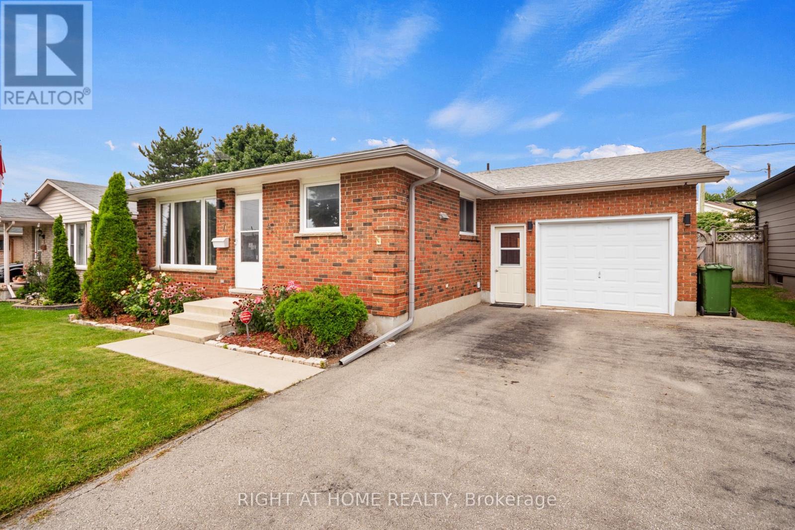 7 Raven Avenue, St. Thomas, Ontario  N5R 5K8 - Photo 4 - X13671316