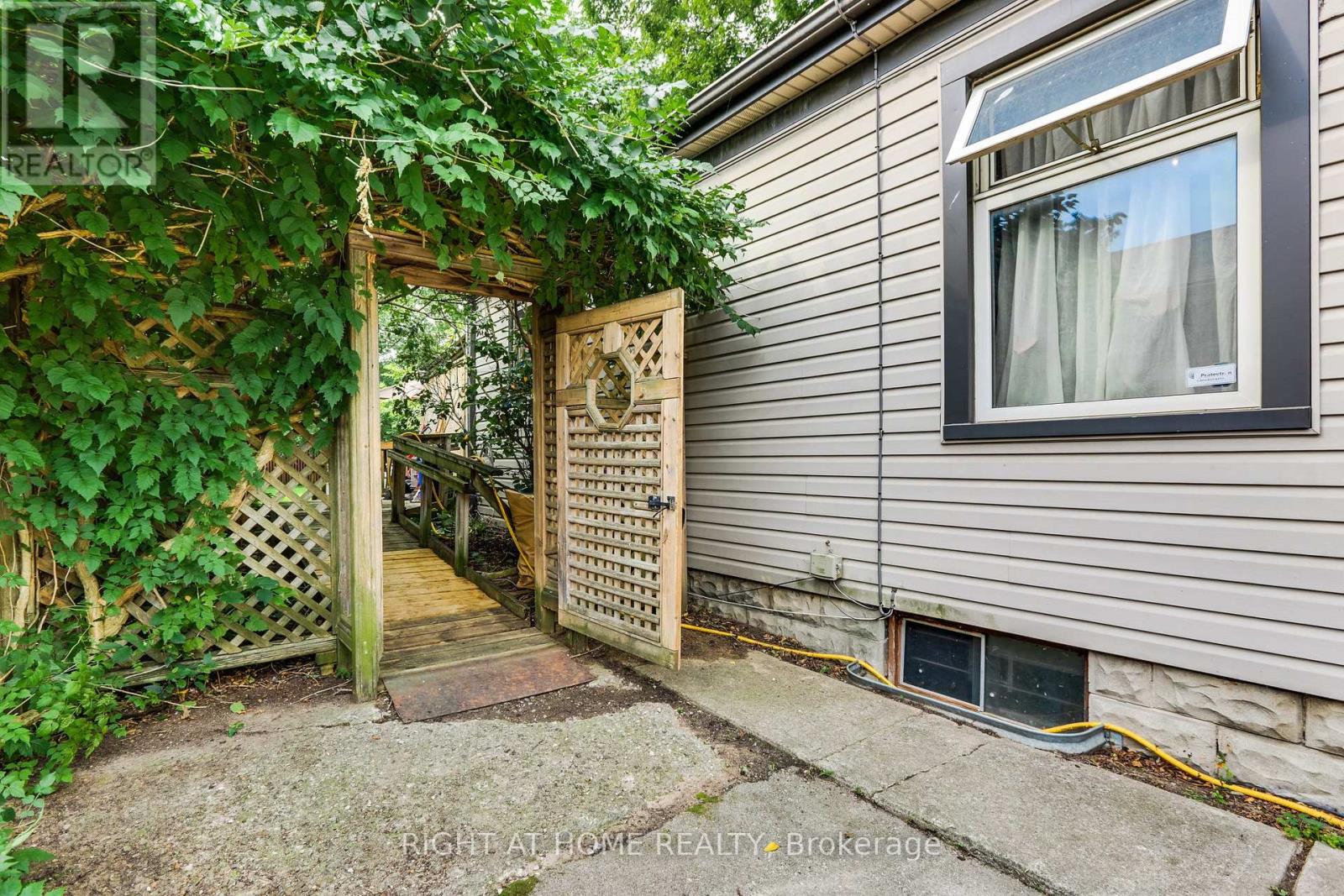 1053 Frances Street, London East, Ontario  N5W 2L8 - Photo 25 - X13671610