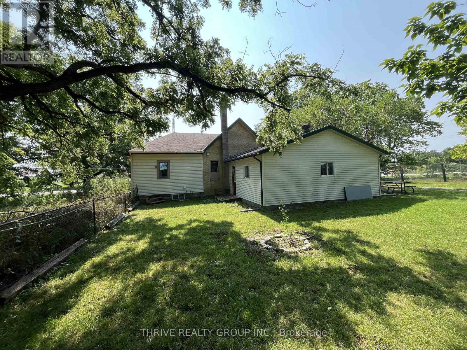 6692 Longwoods Road, Strathroy-Caradoc, Ontario  N0L 1T0 - Photo 11 - X13671614