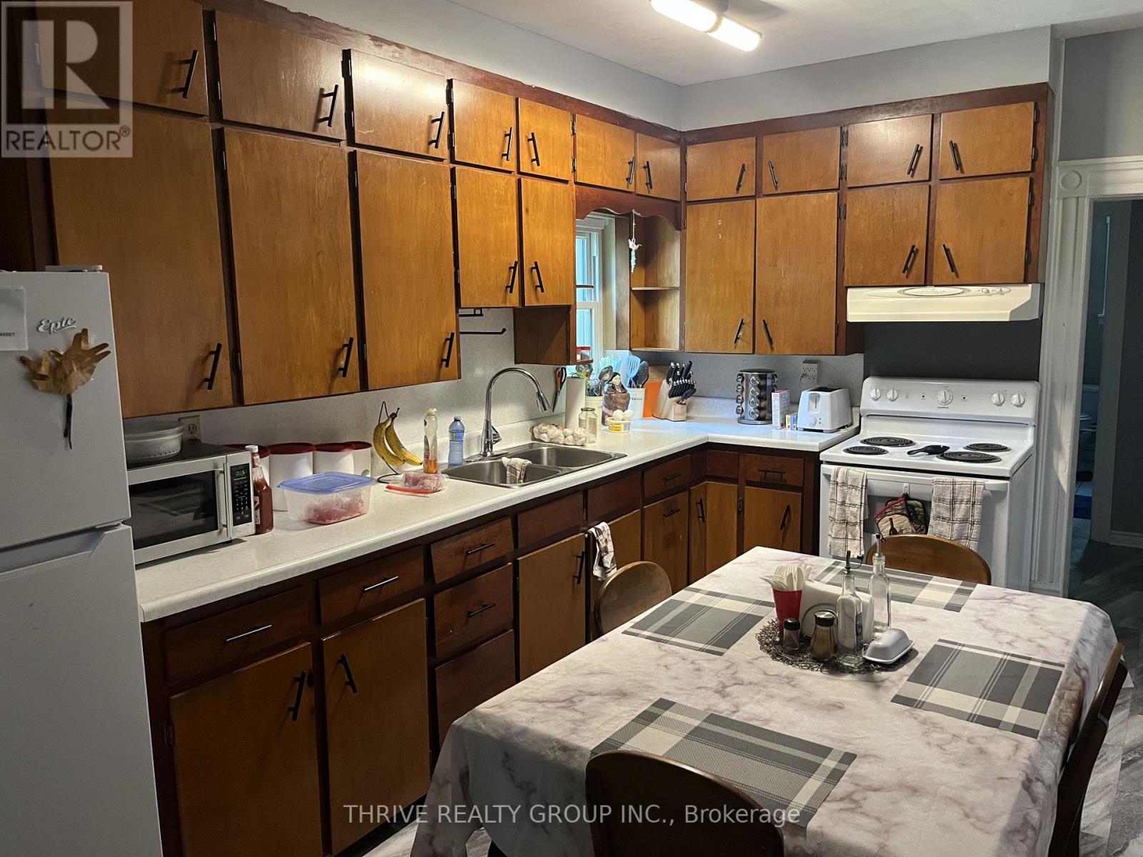 6692 Longwoods Road, Strathroy-Caradoc, Ontario  N0L 1T0 - Photo 7 - X13671614