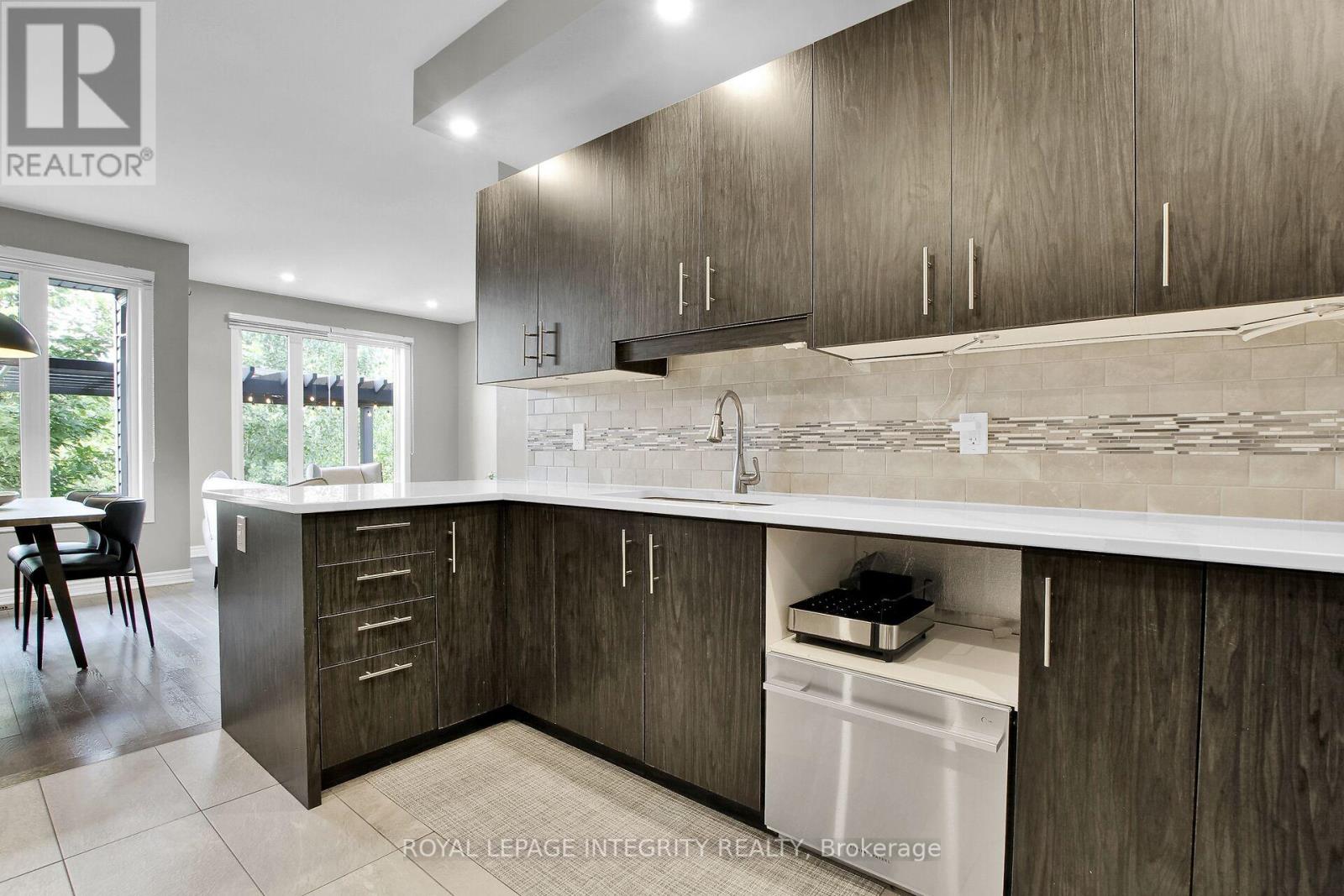 767 Dearborn Private, Ottawa, Ontario  K1T 0W3 - Photo 17 - X13671386