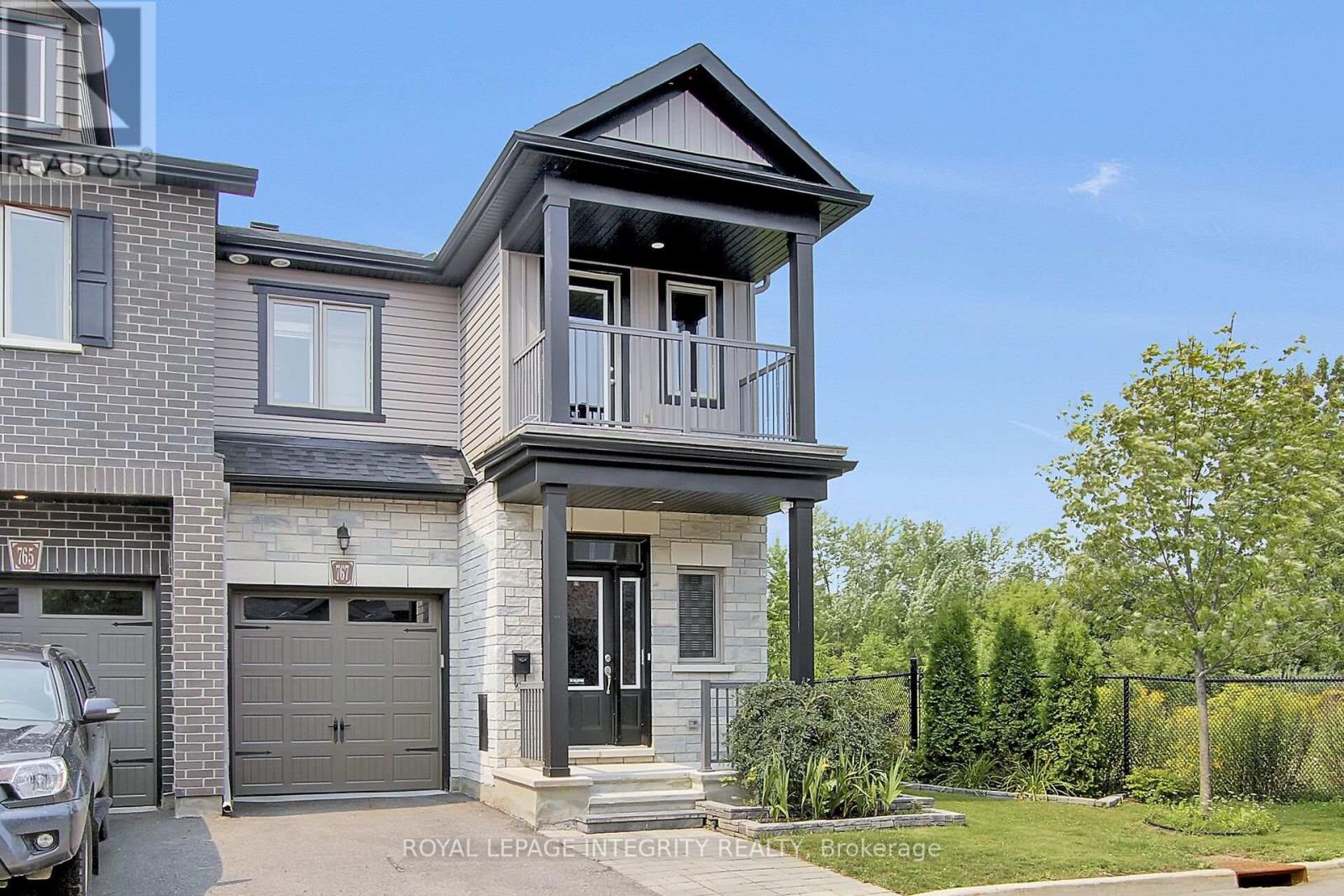 767 Dearborn Private, Ottawa, Ontario  K1T 0W3 - Photo 2 - X13671386