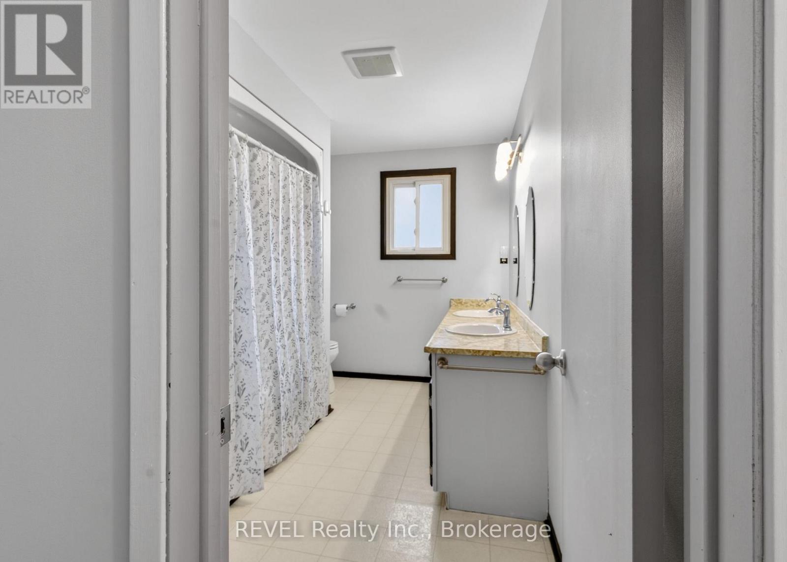 698 Daytona Drive, Fort Erie, Ontario  L2A 4Z6 - Photo 19 - X13671428