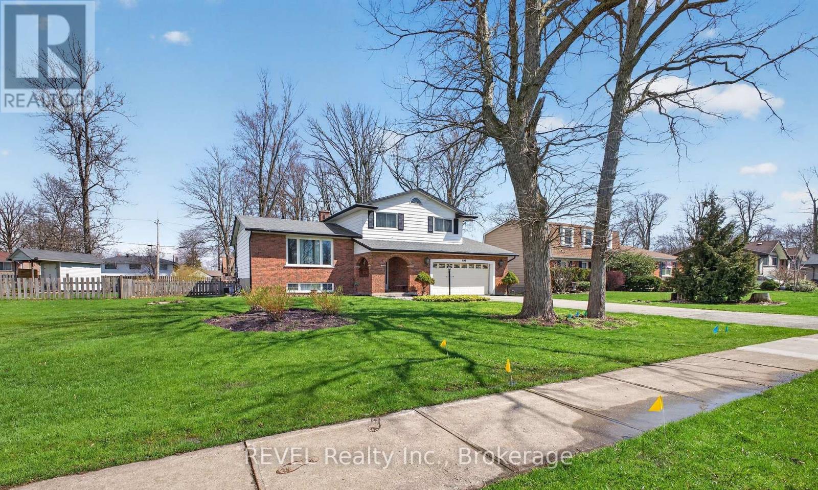 698 Daytona Drive, Fort Erie, Ontario  L2A 4Z6 - Photo 3 - X13671428