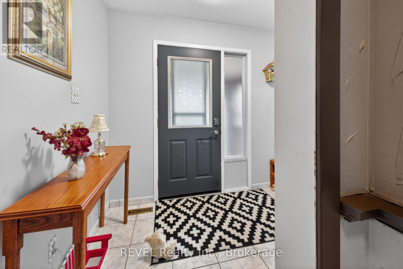 698 Daytona Drive, Fort Erie, Ontario  L2A 4Z6 - Photo 6 - X13671428