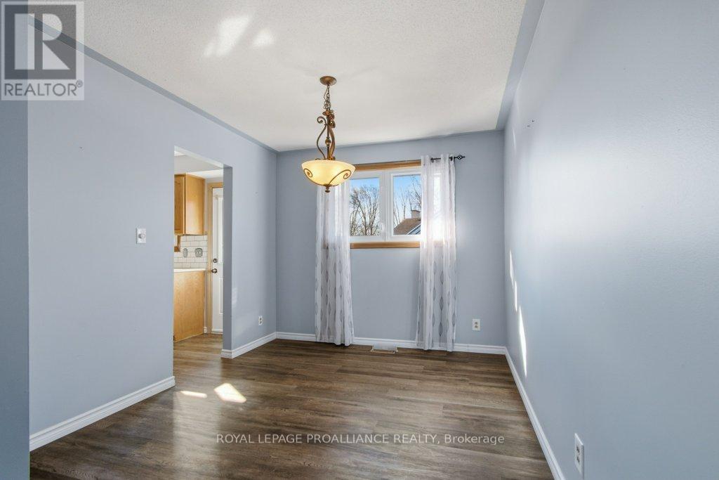 4 O'neil Crescent, Quinte West, Ontario  K8V 5Y6 - Photo 8 - X12981374