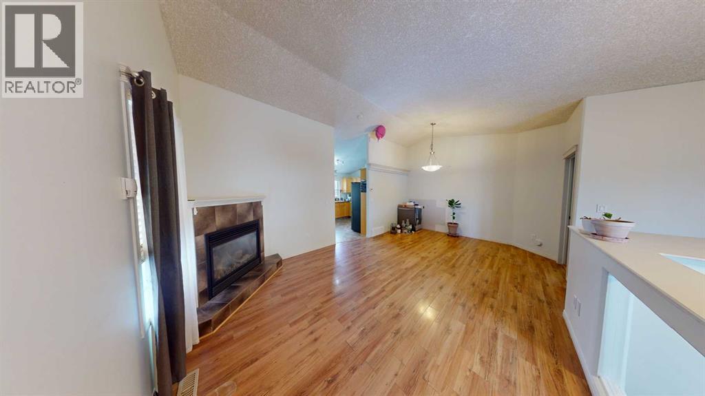 11227 69 Avenue, Grande Prairie, Alberta  T8W 0G1 - Photo 3 - A2337099