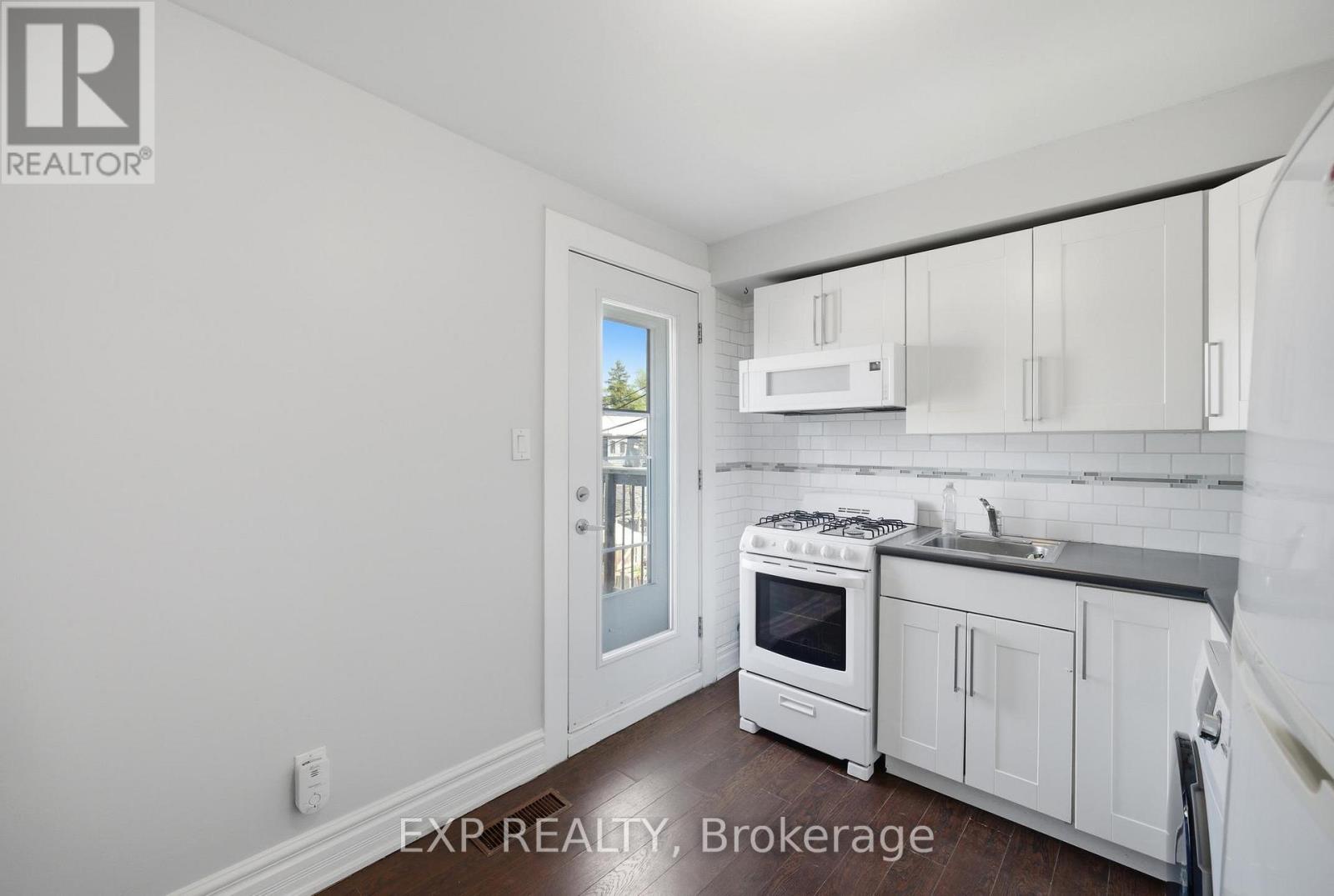 679 Ossington Avenue, Toronto, Ontario  M6G 3T6 - Photo 12 - C13671324