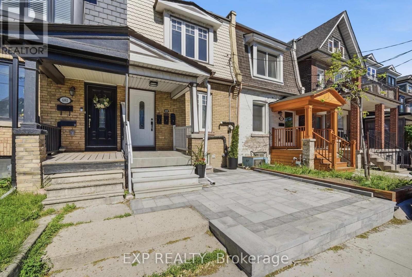 679 Ossington Avenue, Toronto, Ontario  M6G 3T6 - Photo 2 - C13671324