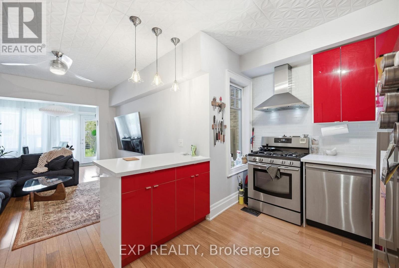 679 Ossington Avenue, Toronto, Ontario  M6G 3T6 - Photo 3 - C13671324
