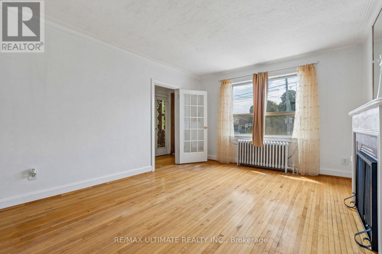 463 Oakwood Avenue, Toronto, Ontario  M6E 2W4 - Photo 11 - C13671326