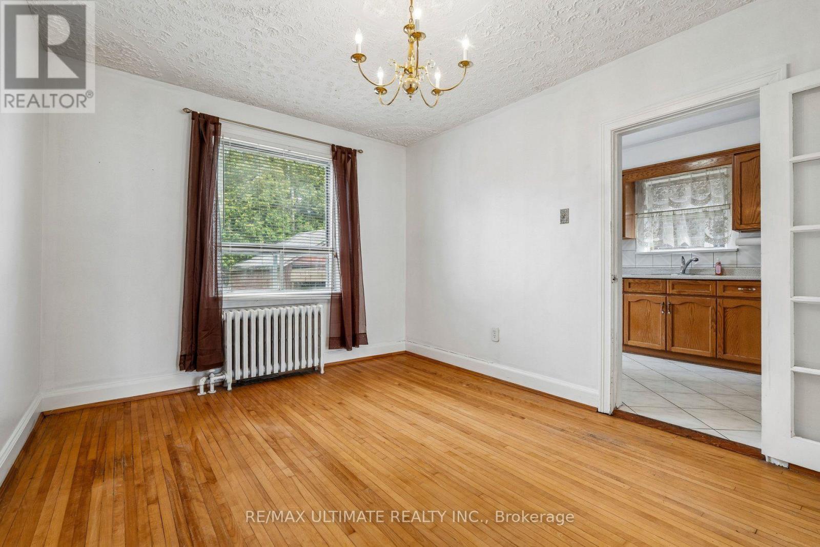 463 Oakwood Avenue, Toronto, Ontario  M6E 2W4 - Photo 14 - C13671326