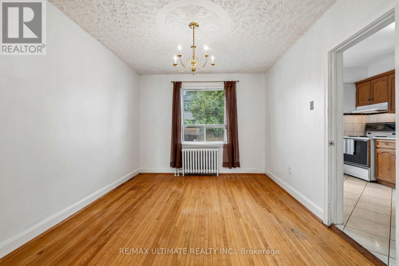 463 Oakwood Avenue, Toronto, Ontario  M6E 2W4 - Photo 16 - C13671326