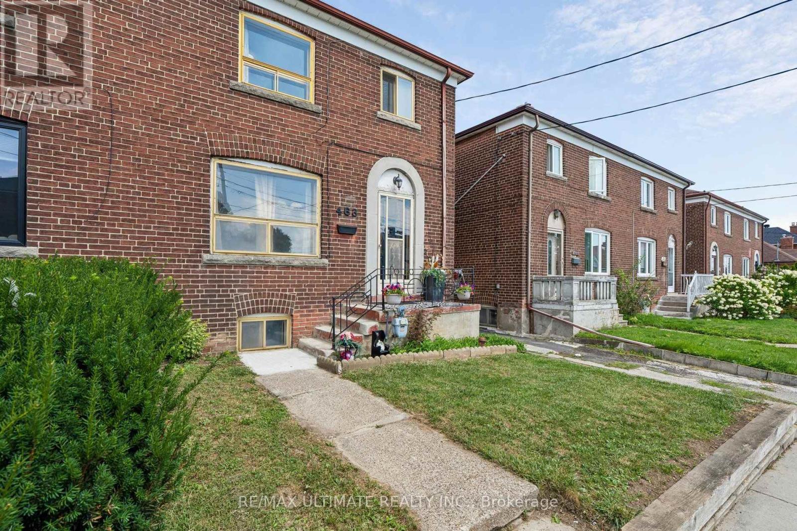 463 Oakwood Avenue, Toronto, Ontario  M6E 2W4 - Photo 2 - C13671326