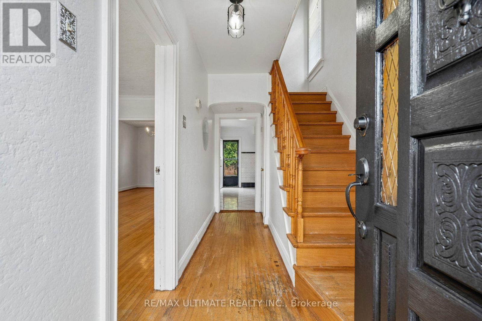 463 Oakwood Avenue, Toronto, Ontario  M6E 2W4 - Photo 5 - C13671326