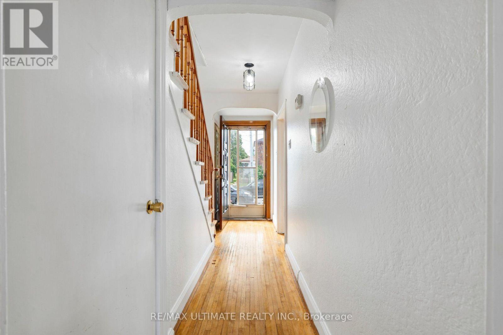 463 Oakwood Avenue, Toronto, Ontario  M6E 2W4 - Photo 6 - C13671326