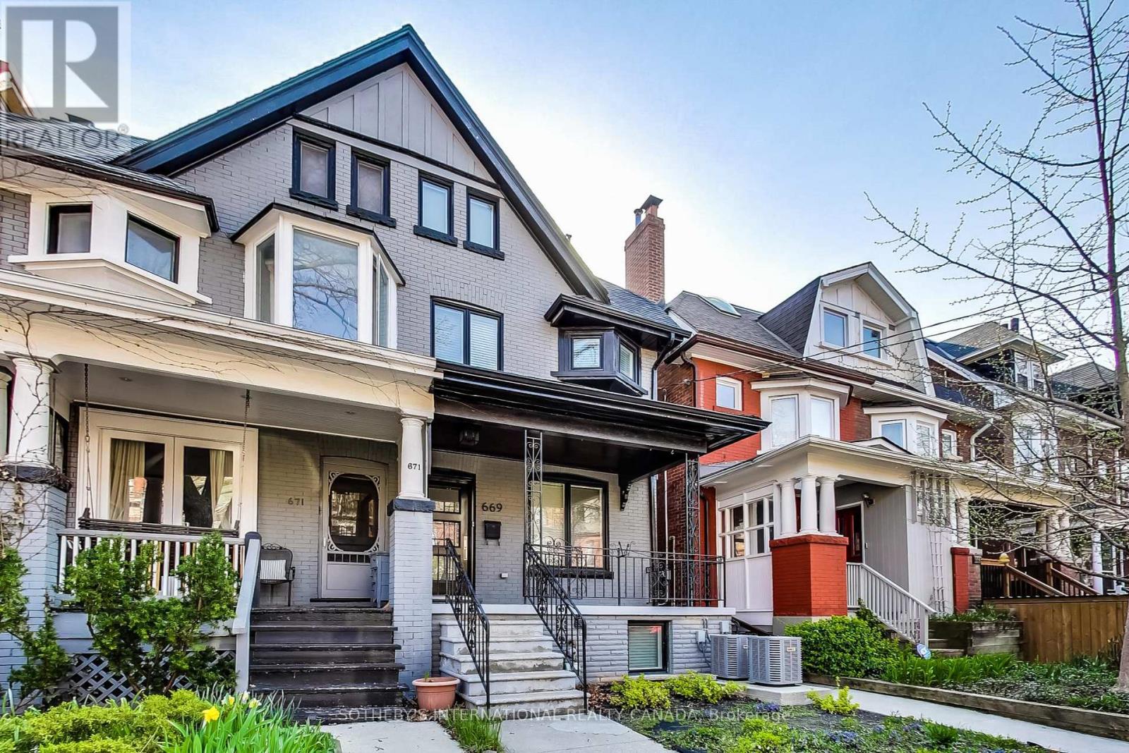 Lower - 669 Euclid Avenue, Toronto, Ontario  M6G 2T8 - Photo 3 - C13671340