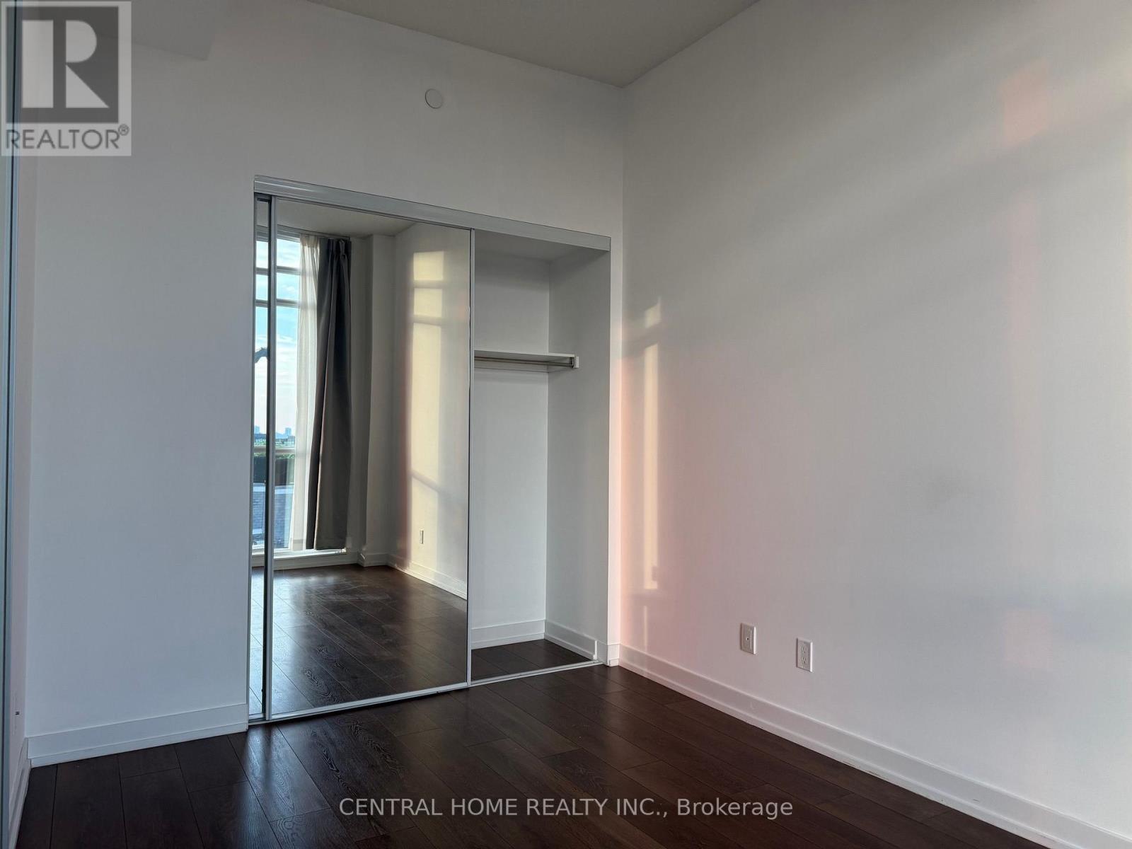 718 - 297 College Street, Toronto, Ontario  M5T 1S2 - Photo 5 - C13671400
