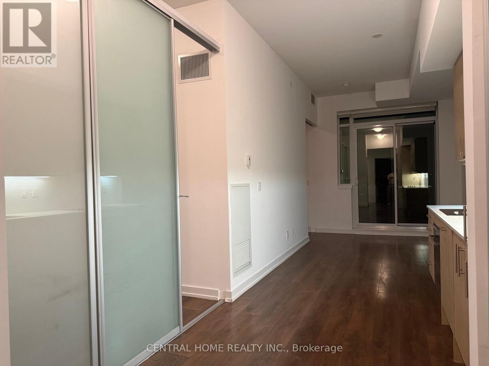718 - 297 College Street, Toronto, Ontario  M5T 1S2 - Photo 7 - C13671400